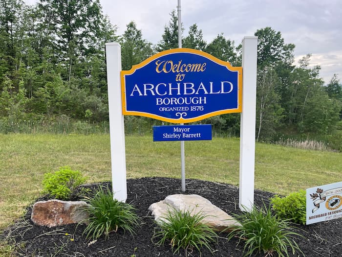 welcome-to-archbald-sign
